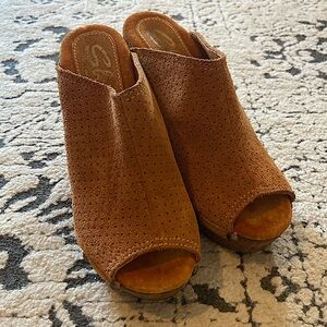 Sbicca Vintage Collection Retro Suede Nailhead Detail Mule Wedge Heels Wood 38